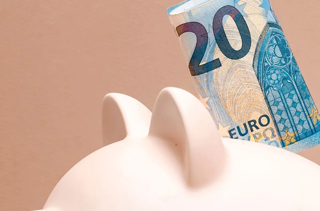 Nuova regola dei 5 passi per accumulare risparmi in anticipo: ecco come funziona ogni mese