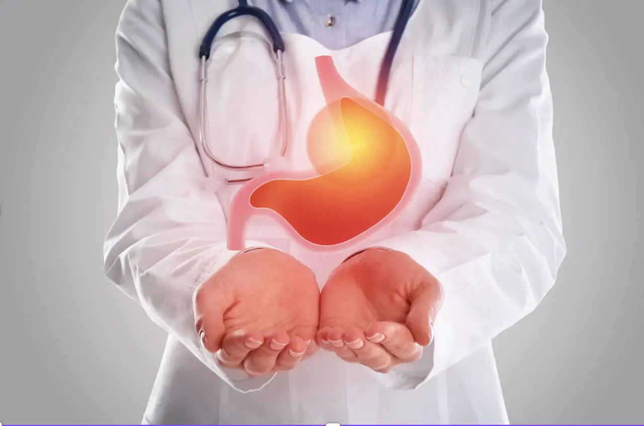 Hai mai sperimentato questi sintomi dopo mangiato: così il tuo stomaco ti avvisa che è infiammato