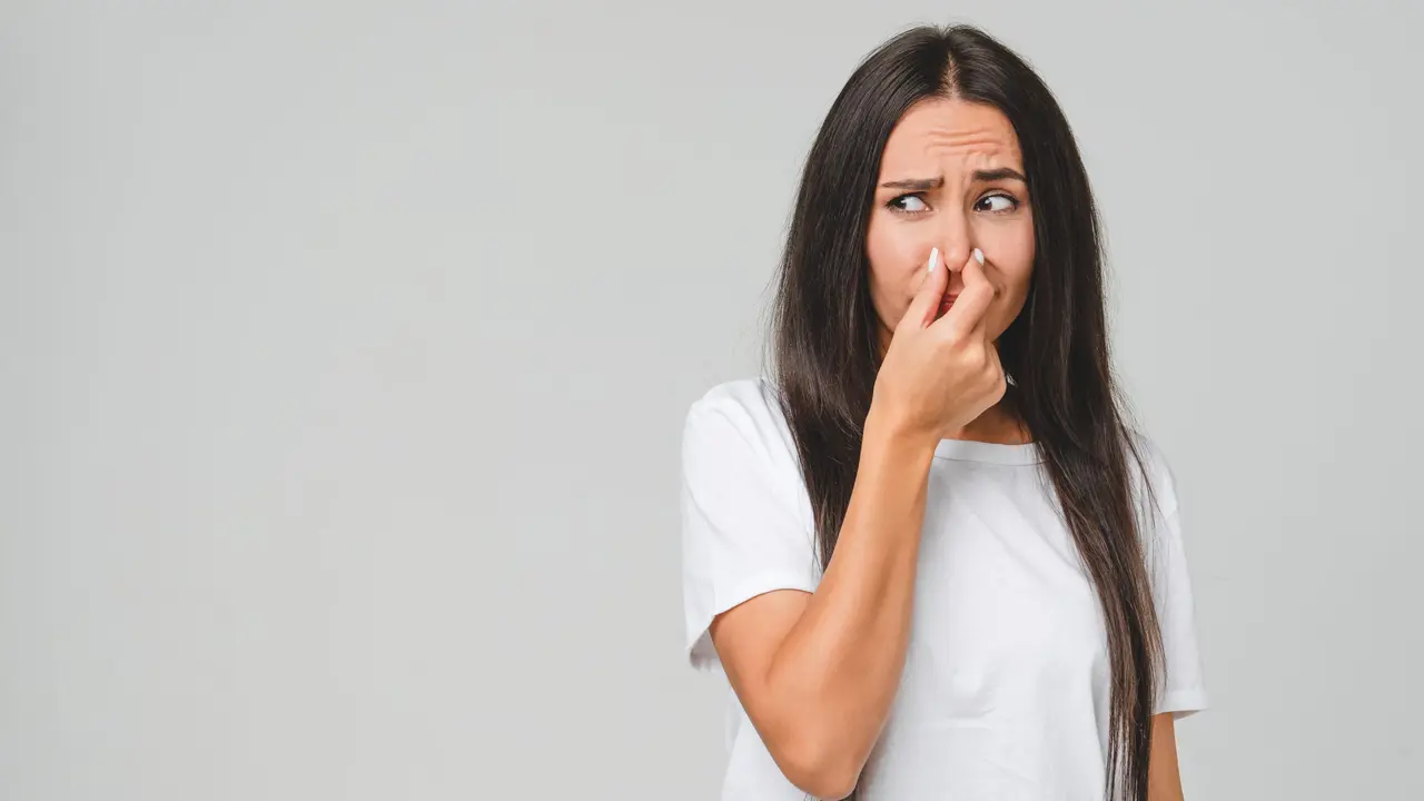 Perché le scorregge puzzano: ecco la ragione che forse nessuno ti aveva mai detto