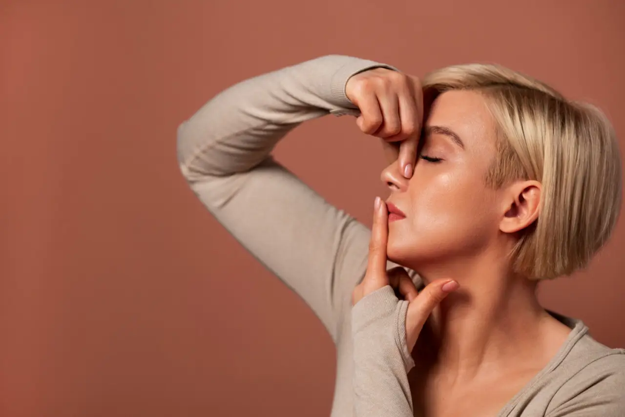 Il tuo naso emana cattivo odore quando respiri? Ecco le cause nascoste e quando preoccuparsi