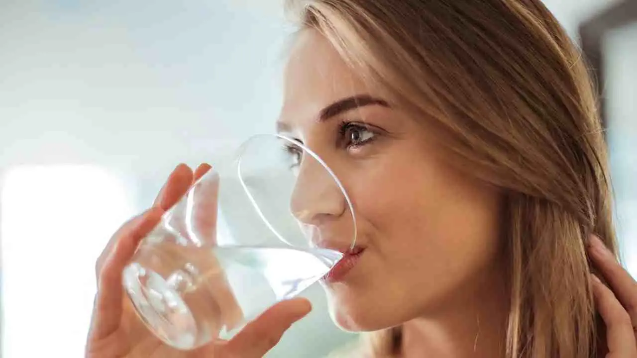 Cosa bere per disinfettare l’organismo: ecco cosa dicono i medici