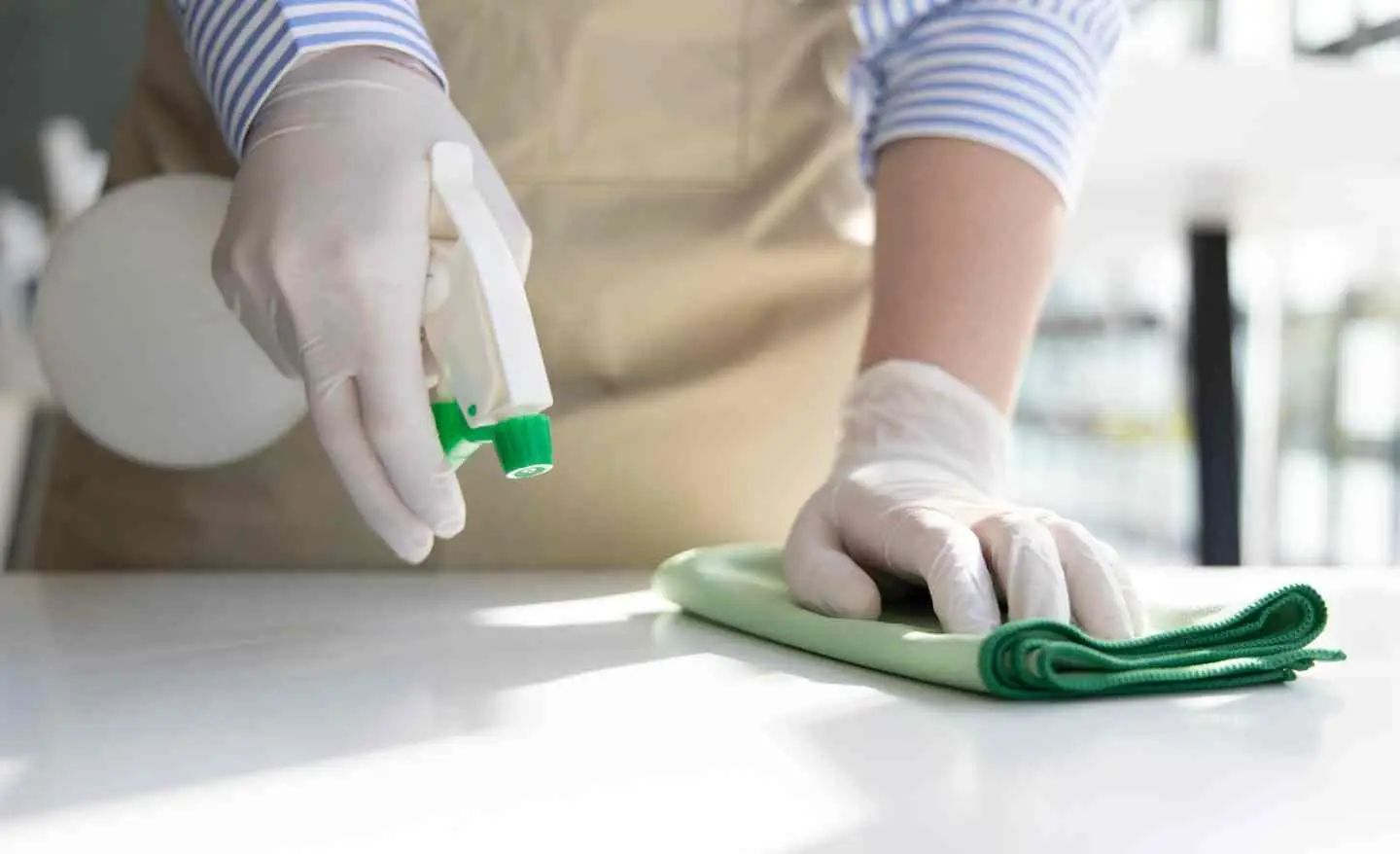 Usi sempre questo prodotto per disinfettare? Ecco qual è davvero il più potente contro i batteri