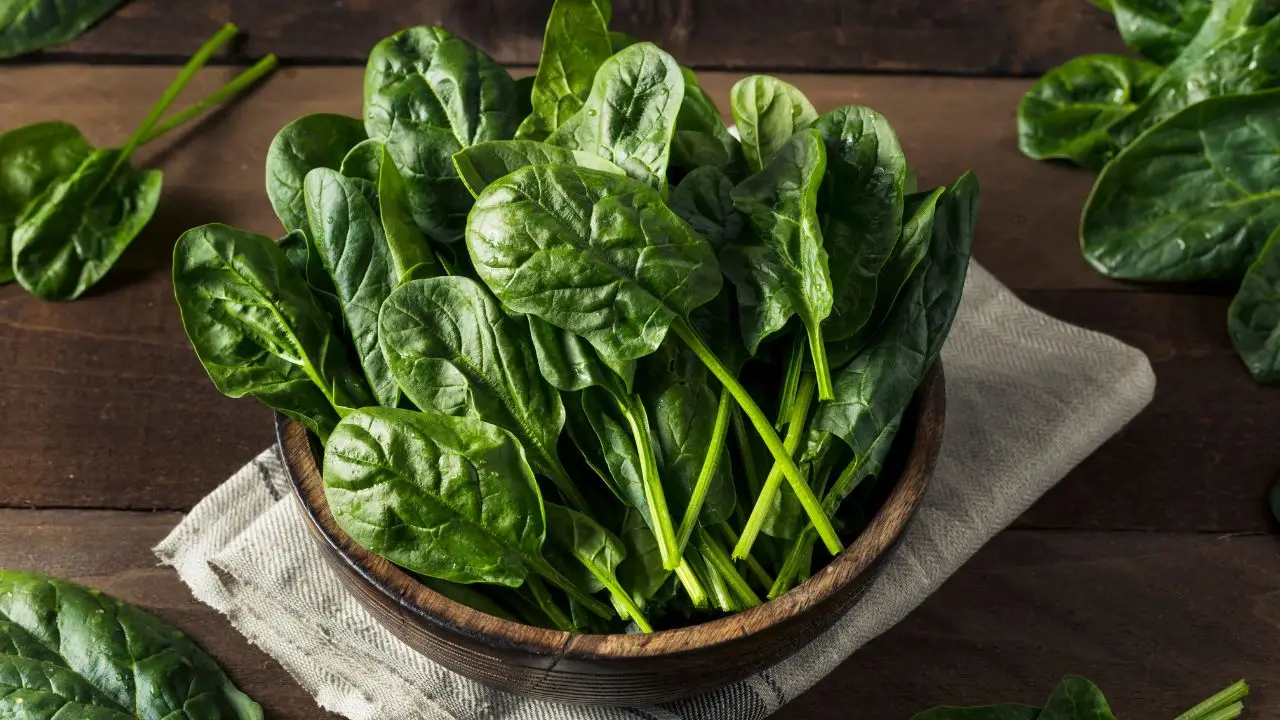 Non solo spinaci: ecco le verdure più ricche di vitamine che devi mangiare subito
