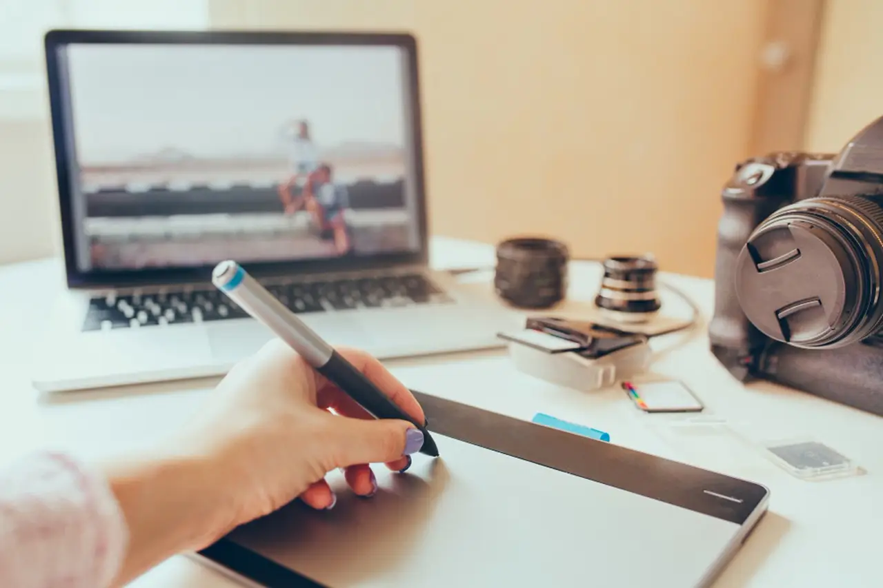 Quali sono le regole per il copyright su foto e testi online? Quando puoi usarli